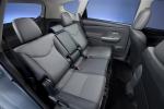 Toyota Prius V 2011 года